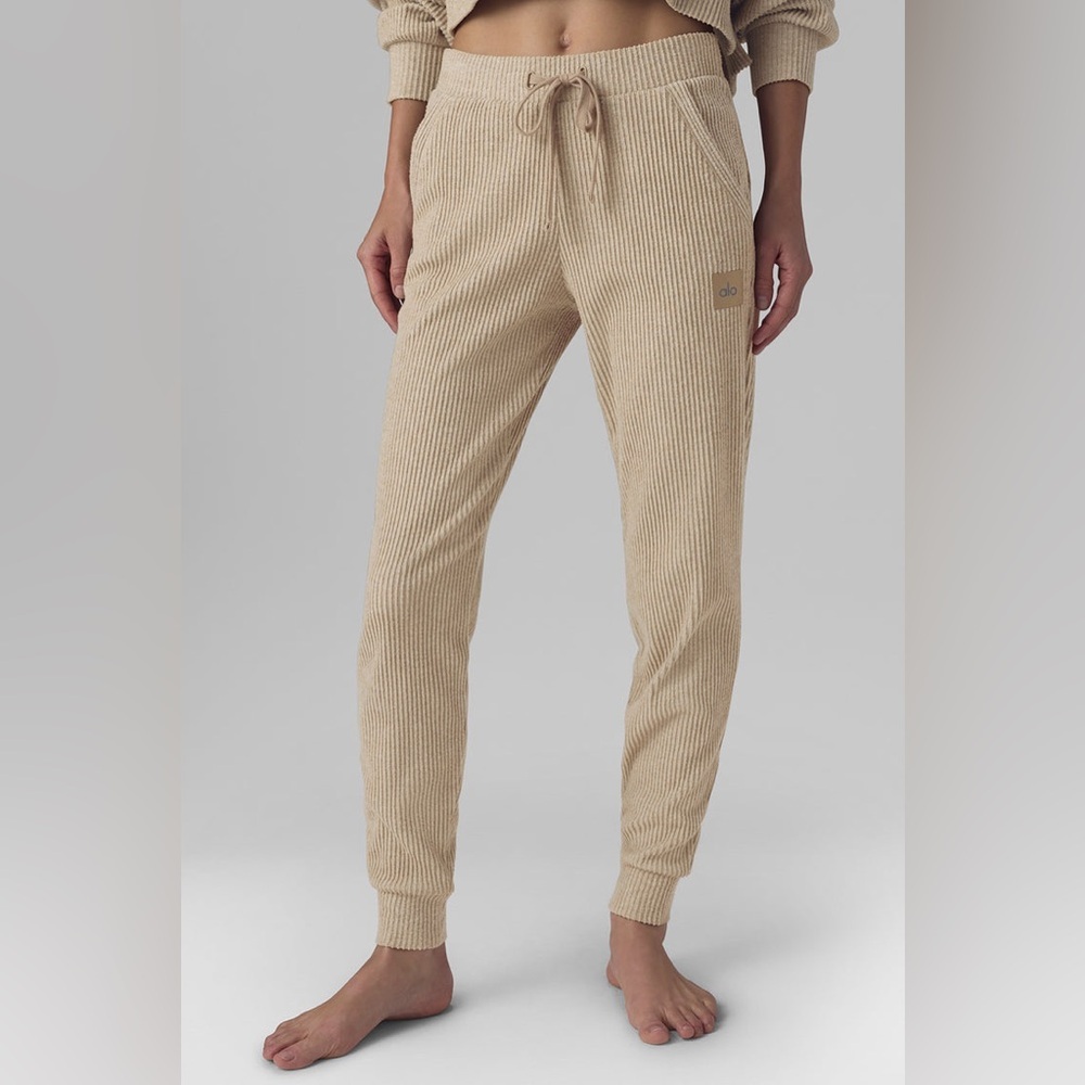 Alo Yoga Muse Sweatpant in Gravel Heather Size XXS Athleisure Ribbed Jogger